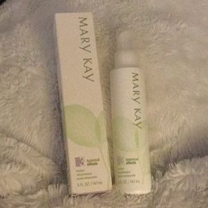 New! 💋 Mary Kay botanicals cleanser 💋